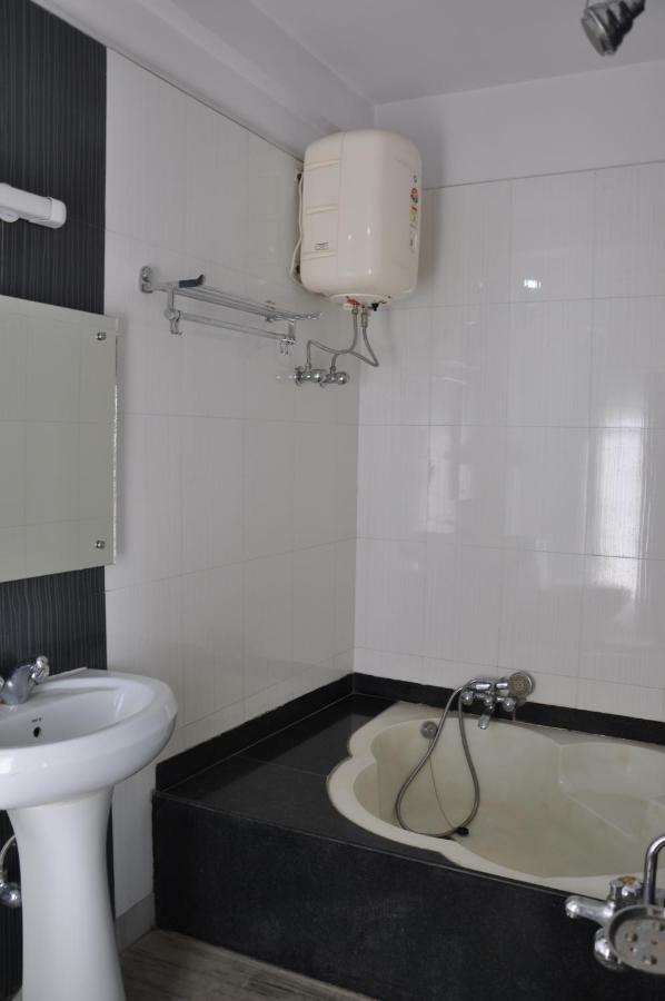Hotel Simla Siliguri Eksteriør billede