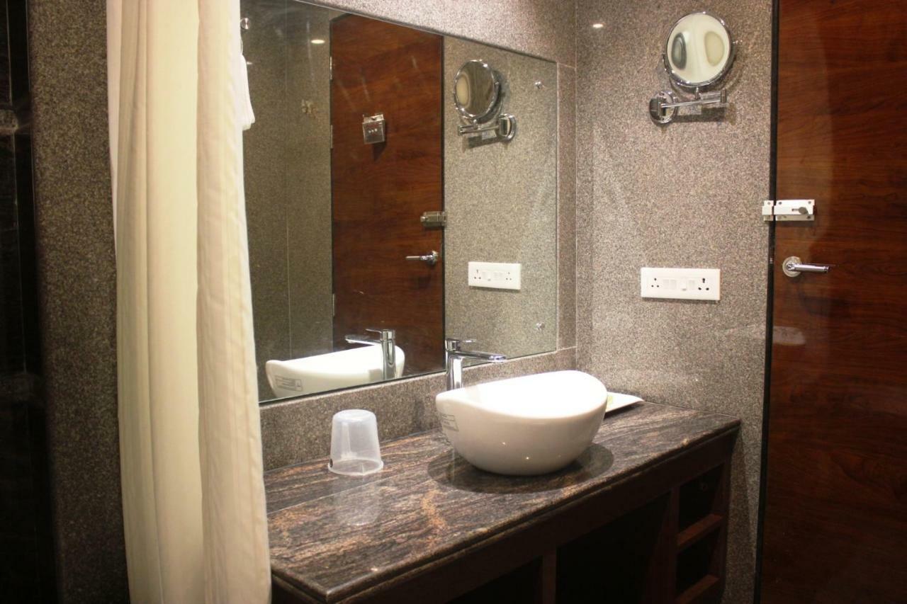 Hotel Simla Siliguri Eksteriør billede